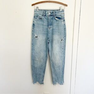 Zara Light Wash Button Fly Ripped Mom Jeans Straight Size 4‎